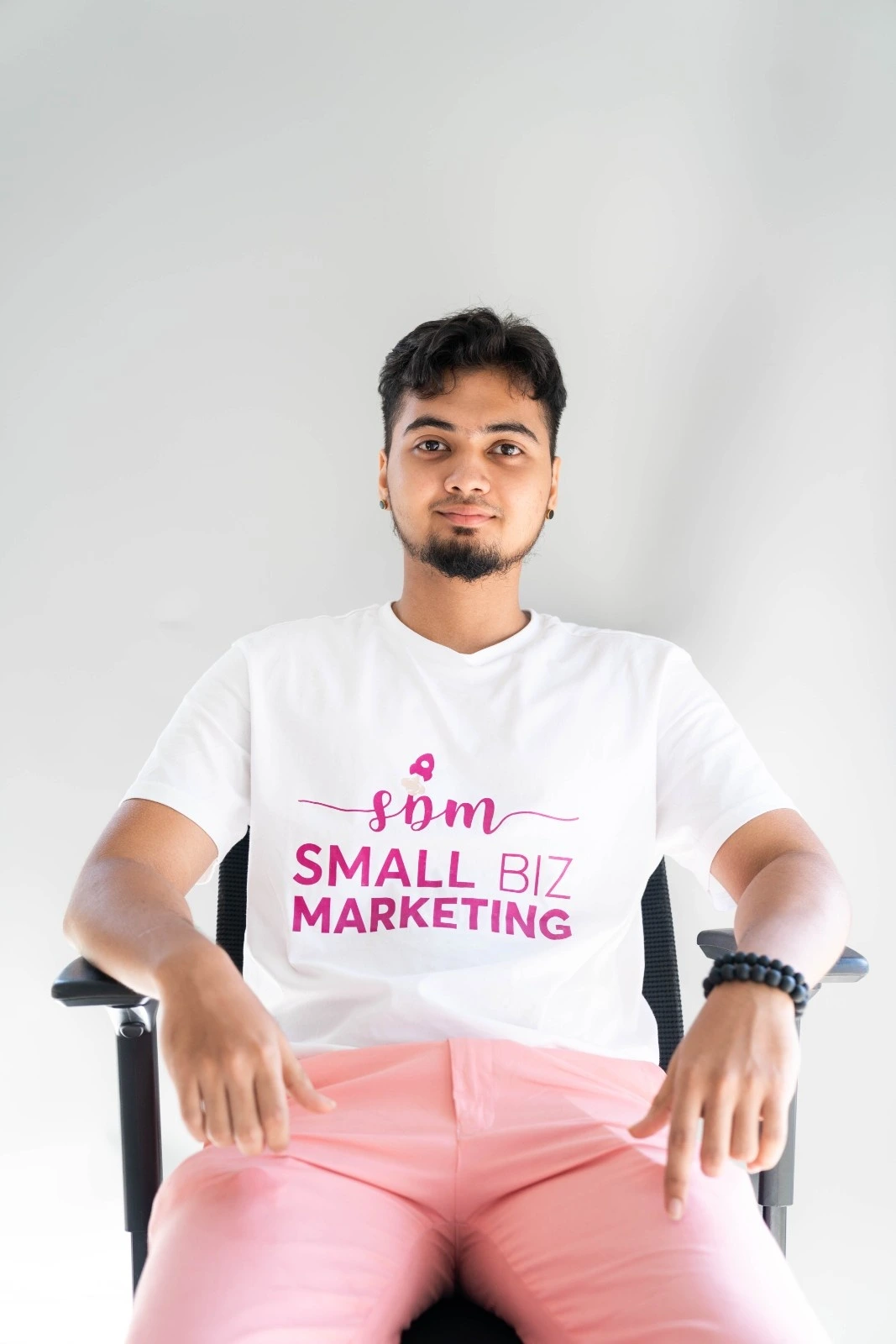 Sarvam Fating, Senior Content Writer at SBM, focused at work